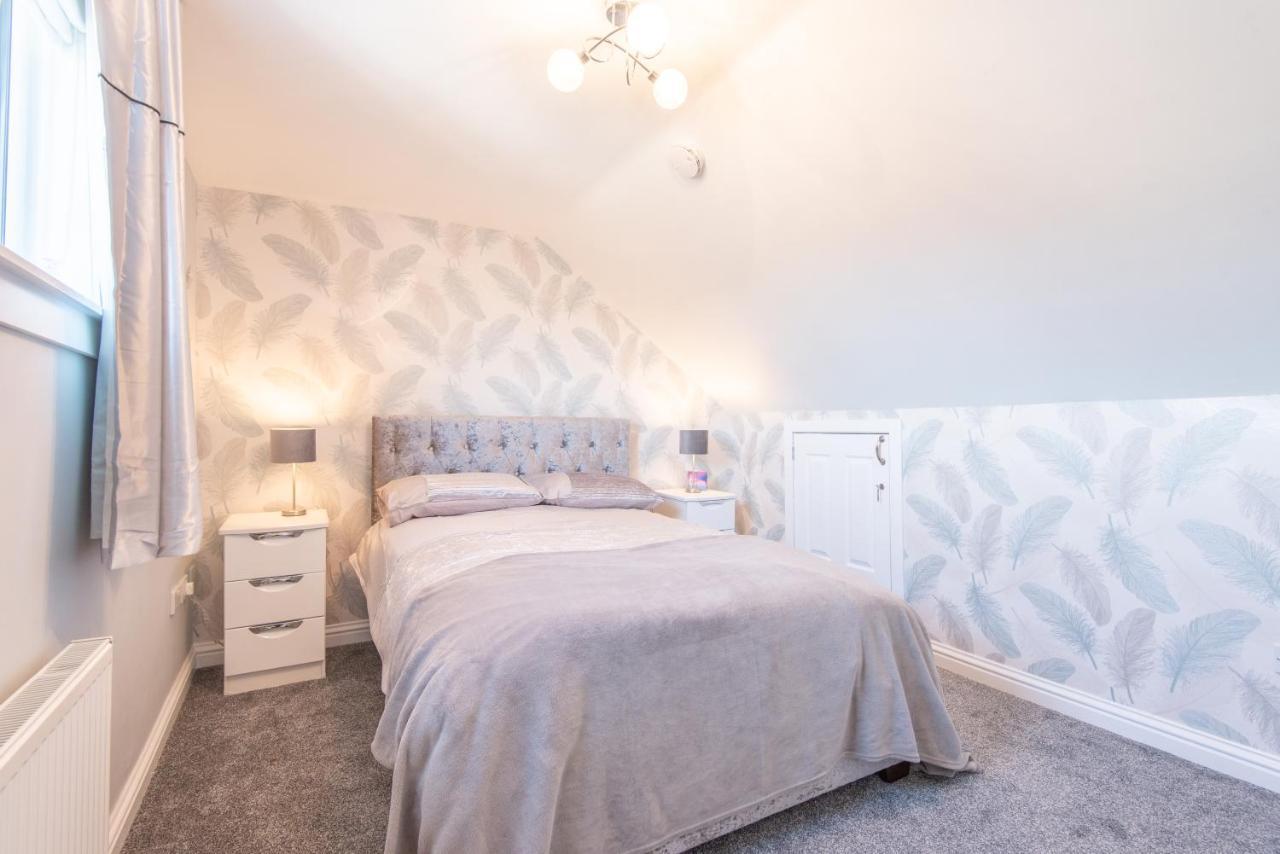 Bright, Fresh, Renovated 3 Bedroom Apartment In The Heart Of Montrose Angus Exterior photo
